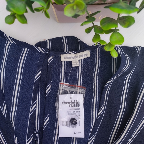 NWT Charlotte Russe Shorts Romper Color Navy Blue/ White Size Medium - Picture 7 of 7